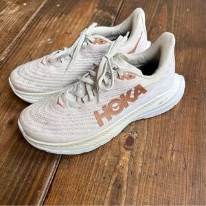 Hoka One One Women's Mach 5 Size 7B